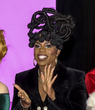 Monet X Change
